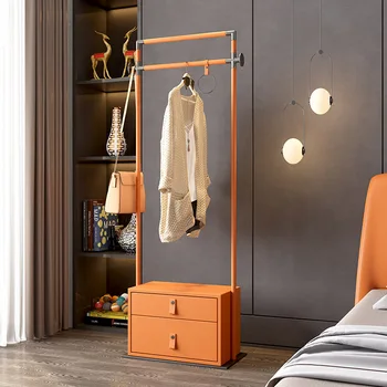 HXL Легкая роскошная вешалка для одежды в итальянском стиле Напольная вешалка для спальни из нержавеющей стали Оранжевая Кожаная мебель Изображение 2
