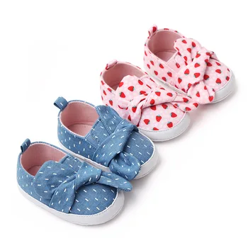 Новый Очаровательный Малыш Младенец Новорожденная Девочка Обувь в цветочек в горошек Обувь для кроватки Размер детской обуви 0-18 месяцев клубничный Изображение 2